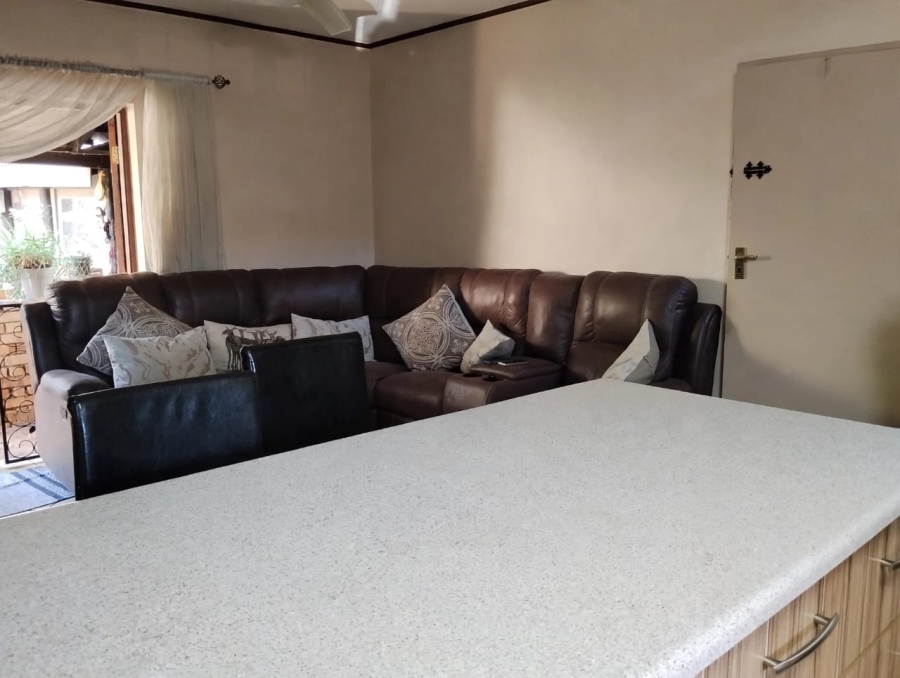 To Let 3 Bedroom Property for Rent in Cashan North West